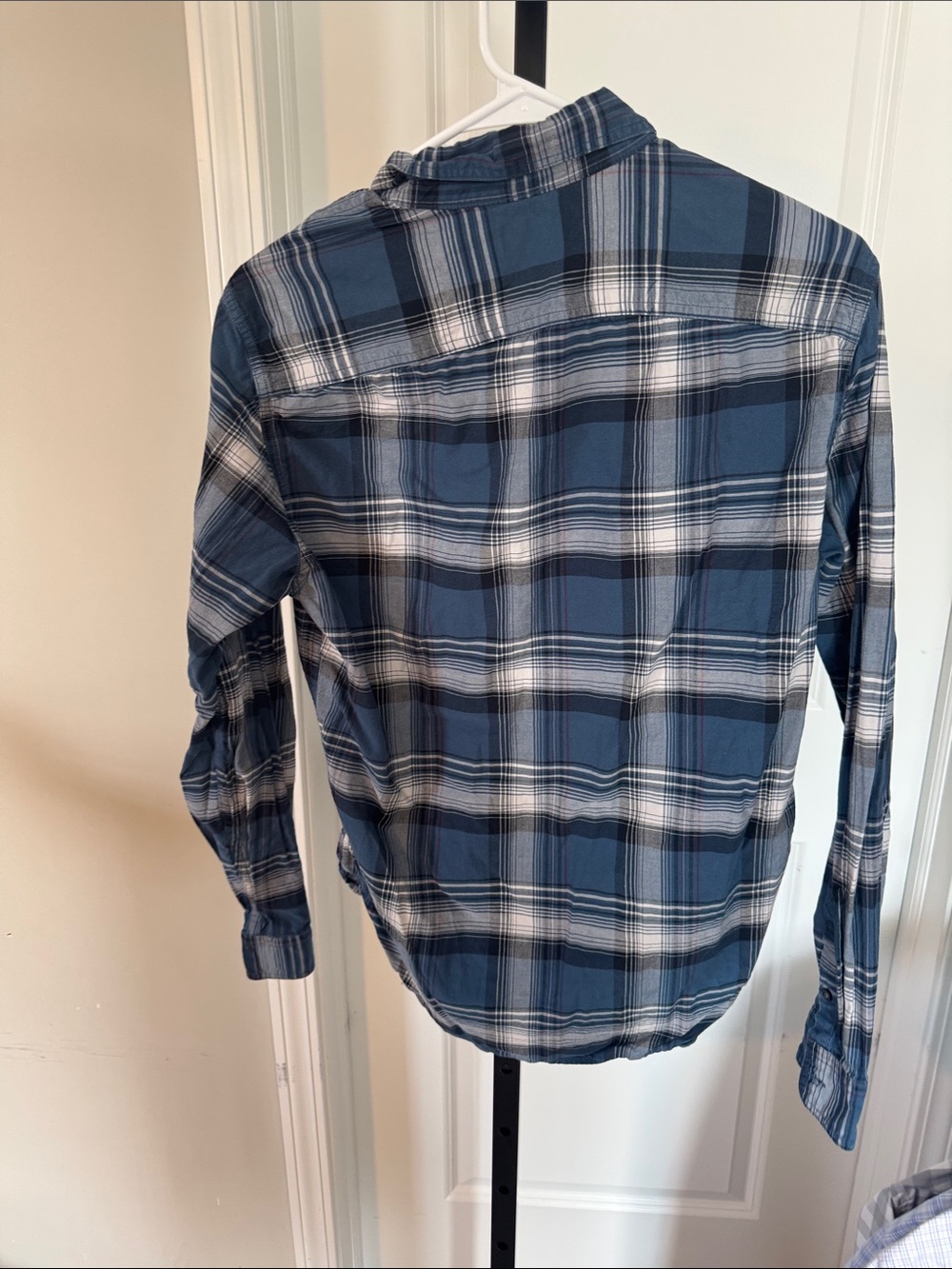 GAP Men's Blue and White Plaid Button-Down Shirt - Picture 3 of 3